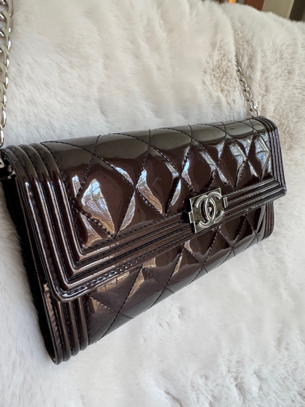 CHANEL Quilted Patent Leather Boy Wallet on chain w/insert in Deep Brown - Picture 4 of 16